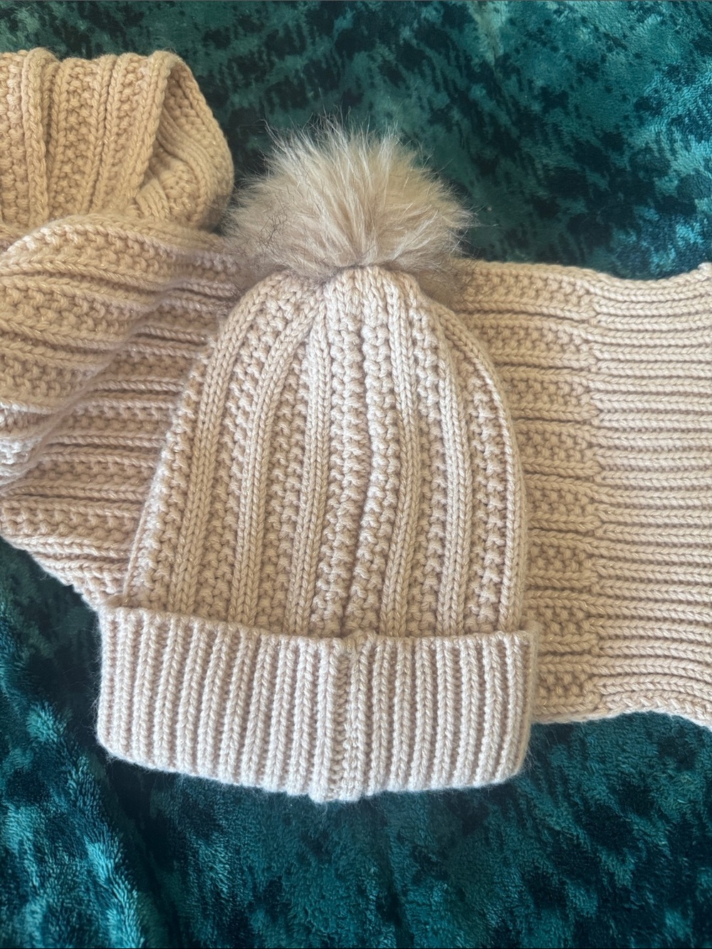 Knit Beanie and Scarf Set in Light Beige - Picture 3 of 3